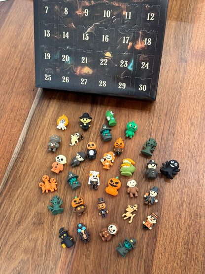 31 Nights of Fright – Halloween Countdown Box